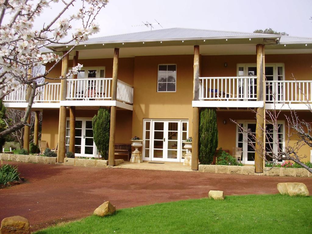Erravilla Country Estate Spa Suite Accommodation Cowaramup Exterior photo
